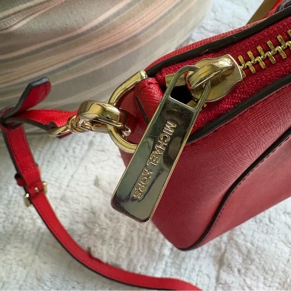 Michael Kors EUC Ciara Medium Saffiano Leather Satchel in Red - Picture 4 of 16